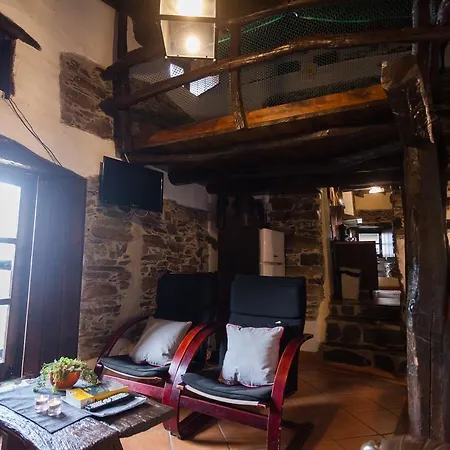 Ferienhaus Talasnal Montanhas De *