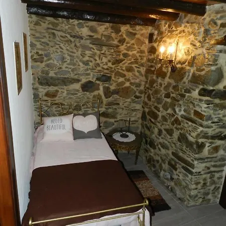 Ferienhaus Talasnal Montanhas De