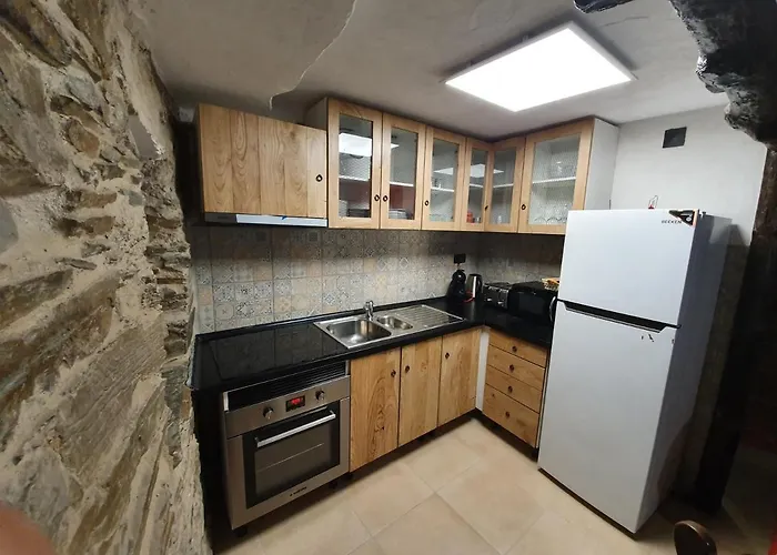 Talasnal Montanhas De Amor * Lousã