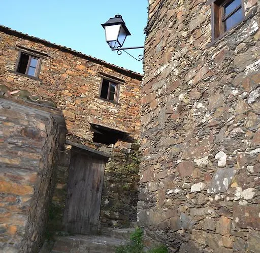 Talasnal Montanhas De Amor * Lousã