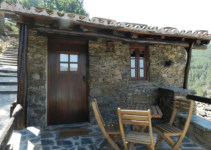 Talasnal Montanhas De Amor * Lousã